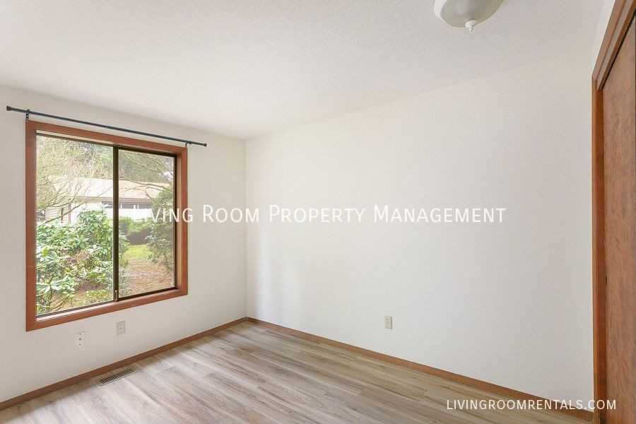 7670 Sw Leslie St - Photo 5 of 15