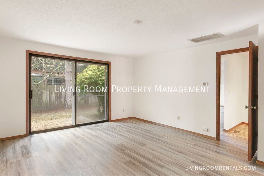 7670 Sw Leslie St - Photo 6 of 15