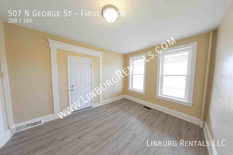 507 N George St #1stFL - Photo 4 of 12