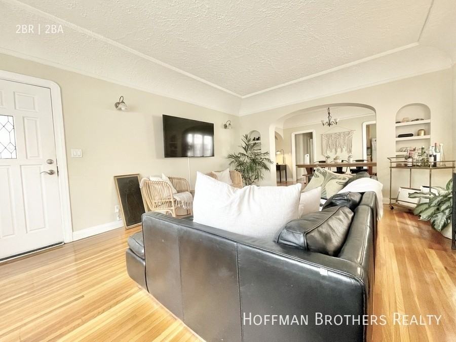 606 N Spaulding Ave - Photo 2 of 14