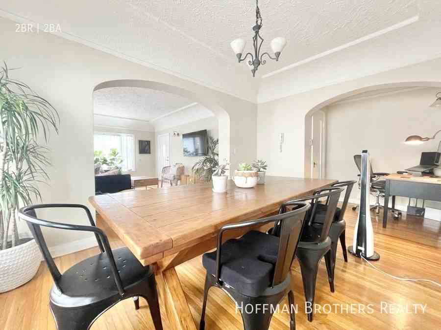 606 N Spaulding Ave - Photo 3 of 14