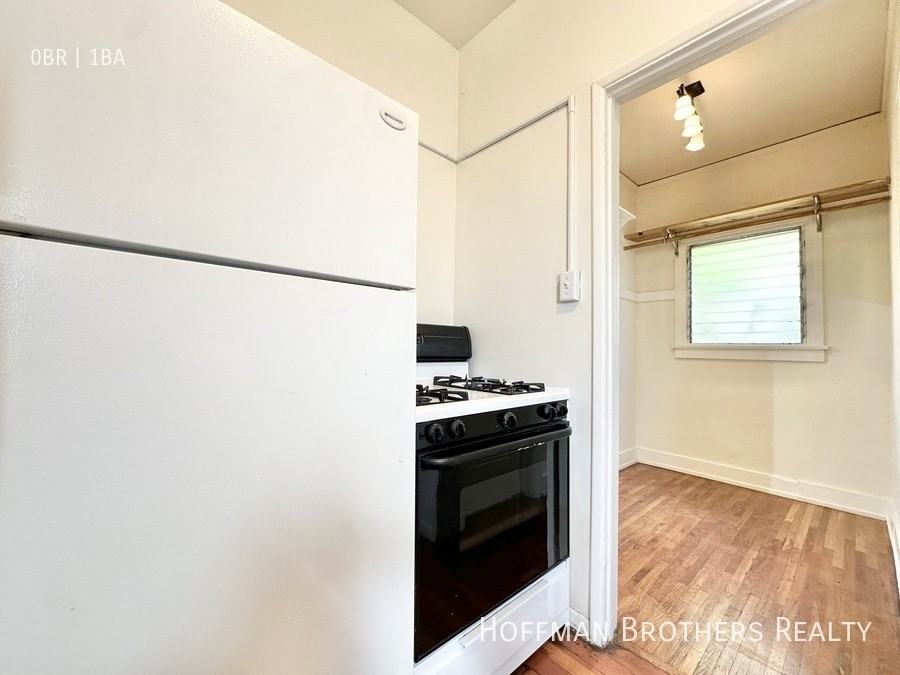 806 Lucile Ave #A - Photo 3 of 7