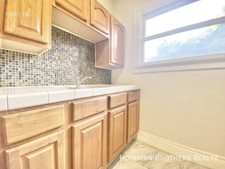 532 S Coronado St #108 - Photo 3 of 10