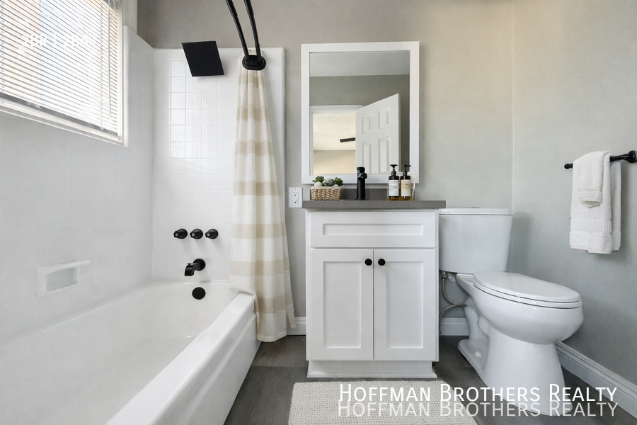 4052 Coco Ave #2 - Photo 4 of 4