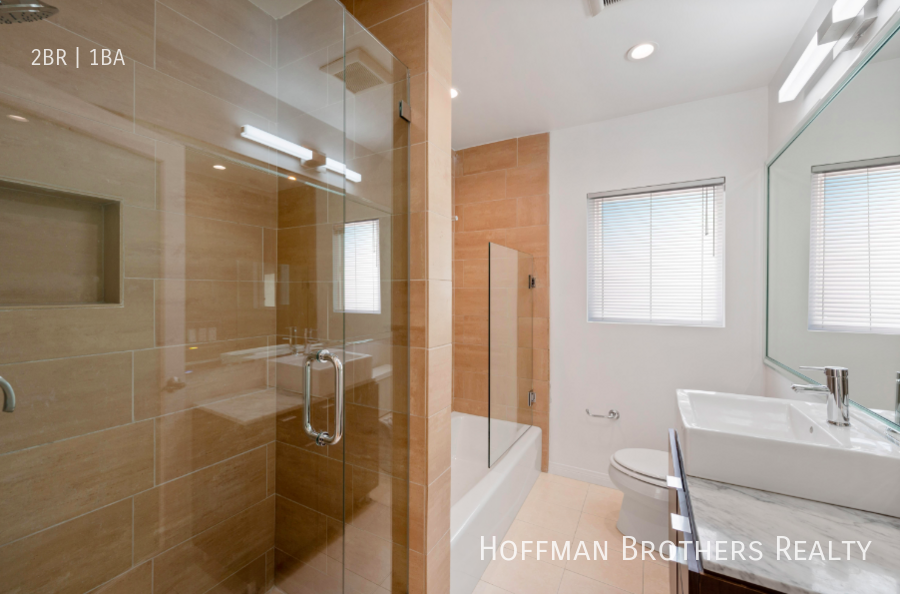 1119 S Cochran Ave #2 - Photo 5 of 9