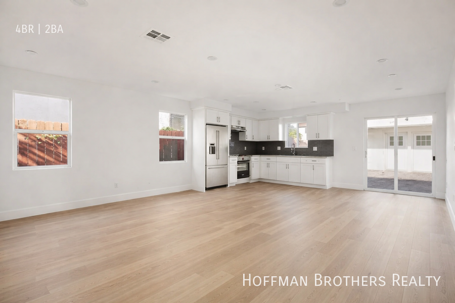 647 W 97th St - Photo 2 of 11