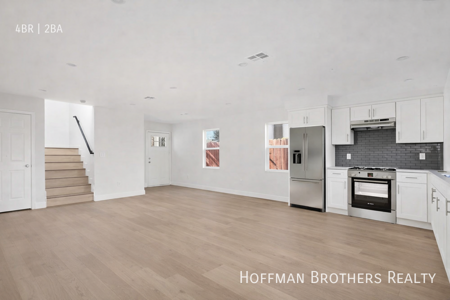 647 W 97th St - Photo 4 of 11