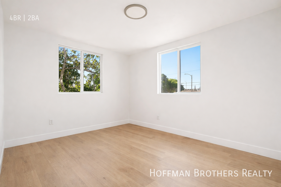 647 W 97th St - Photo 6 of 11