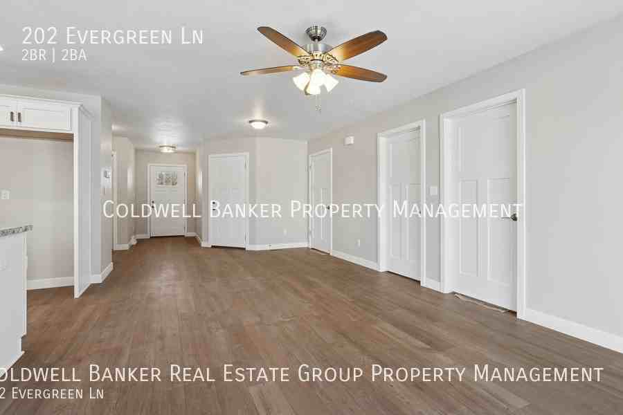 202 Evergreen Ln - Photo 5 of 17