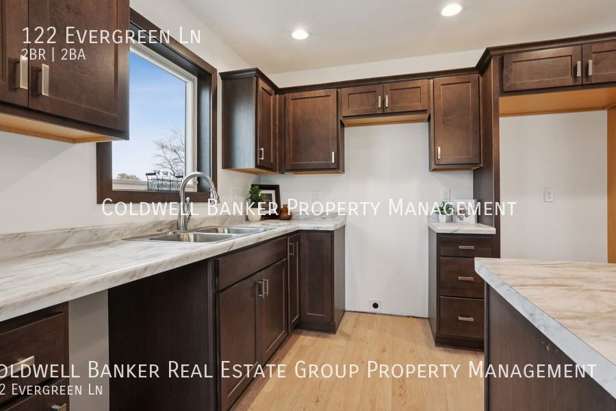 122 Evergreen Ln - Photo 4 of 16