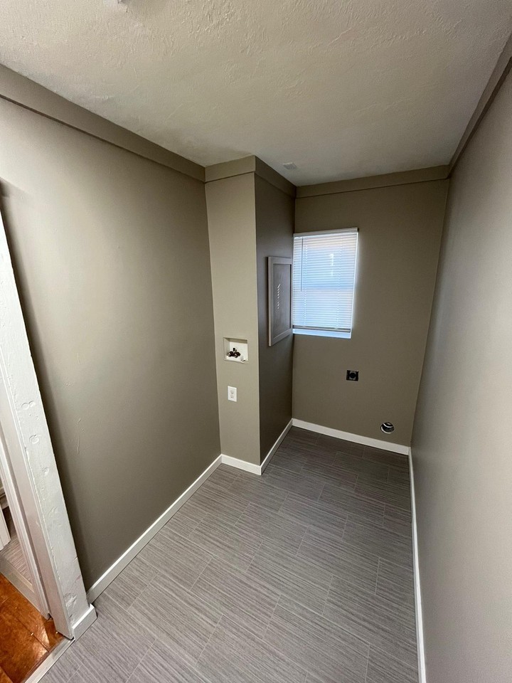 1107 Hiatt St - Photo 3 of 11