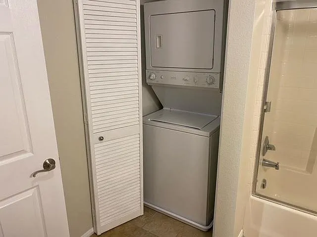 1970 Columbia St #215 - Photo 5 of 12