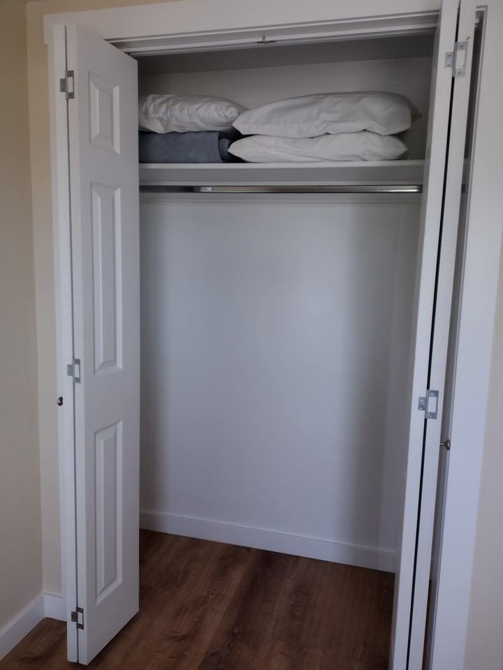 1354 N 45th E - Photo 5 of 14