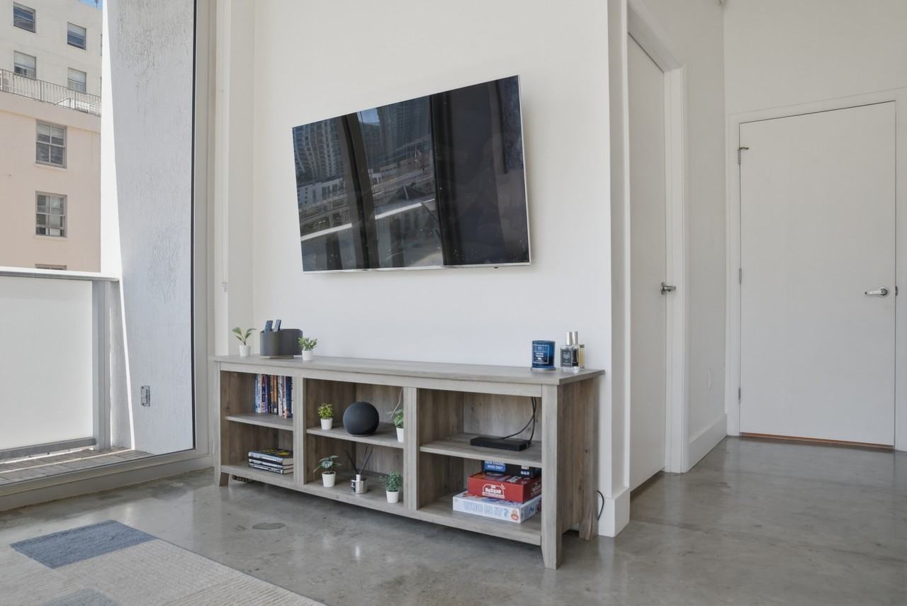 151 Se 1st St #NA - Photo 4 of 41