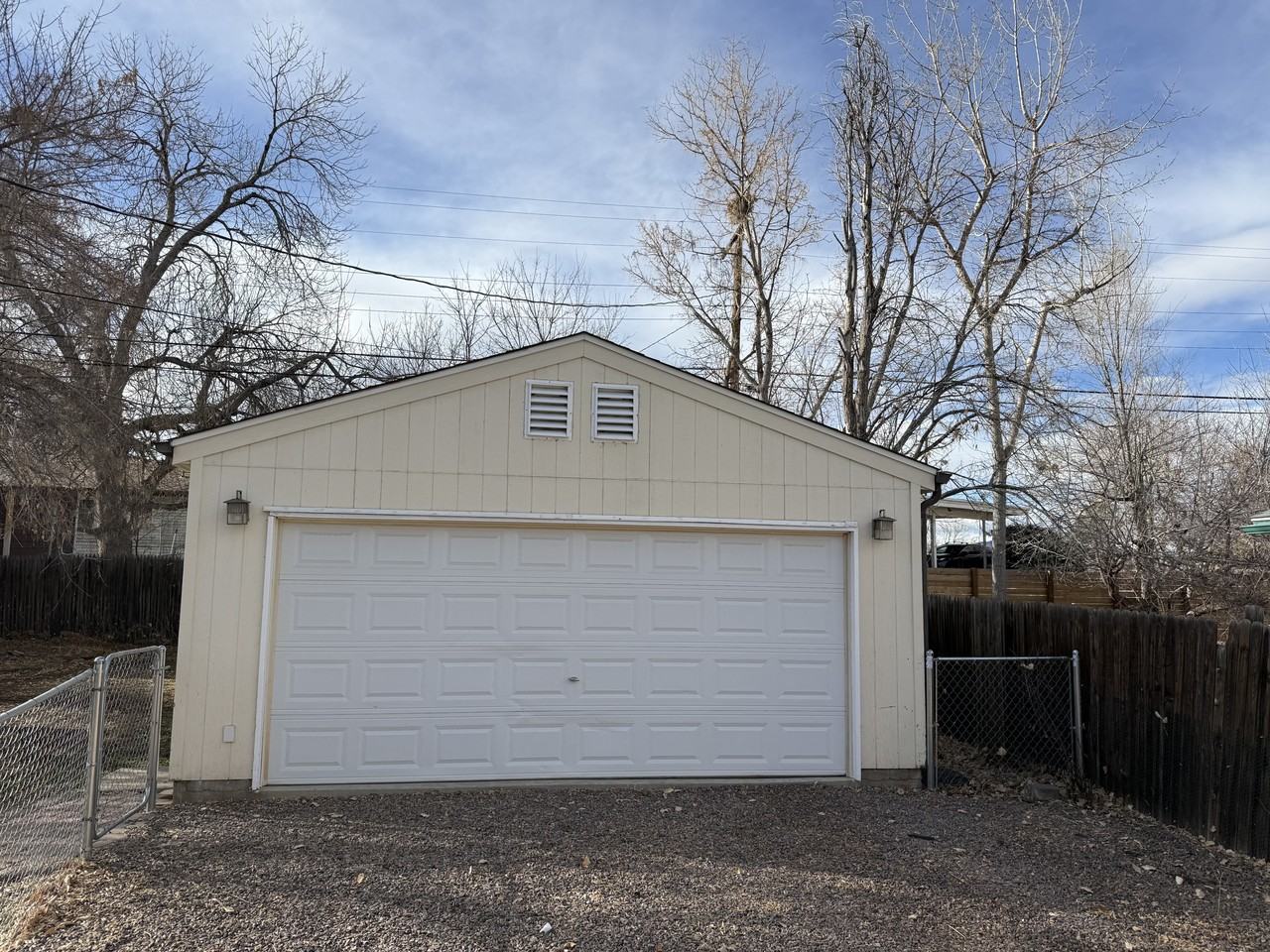 425 S Oak St #NA - Photo 3 of 17