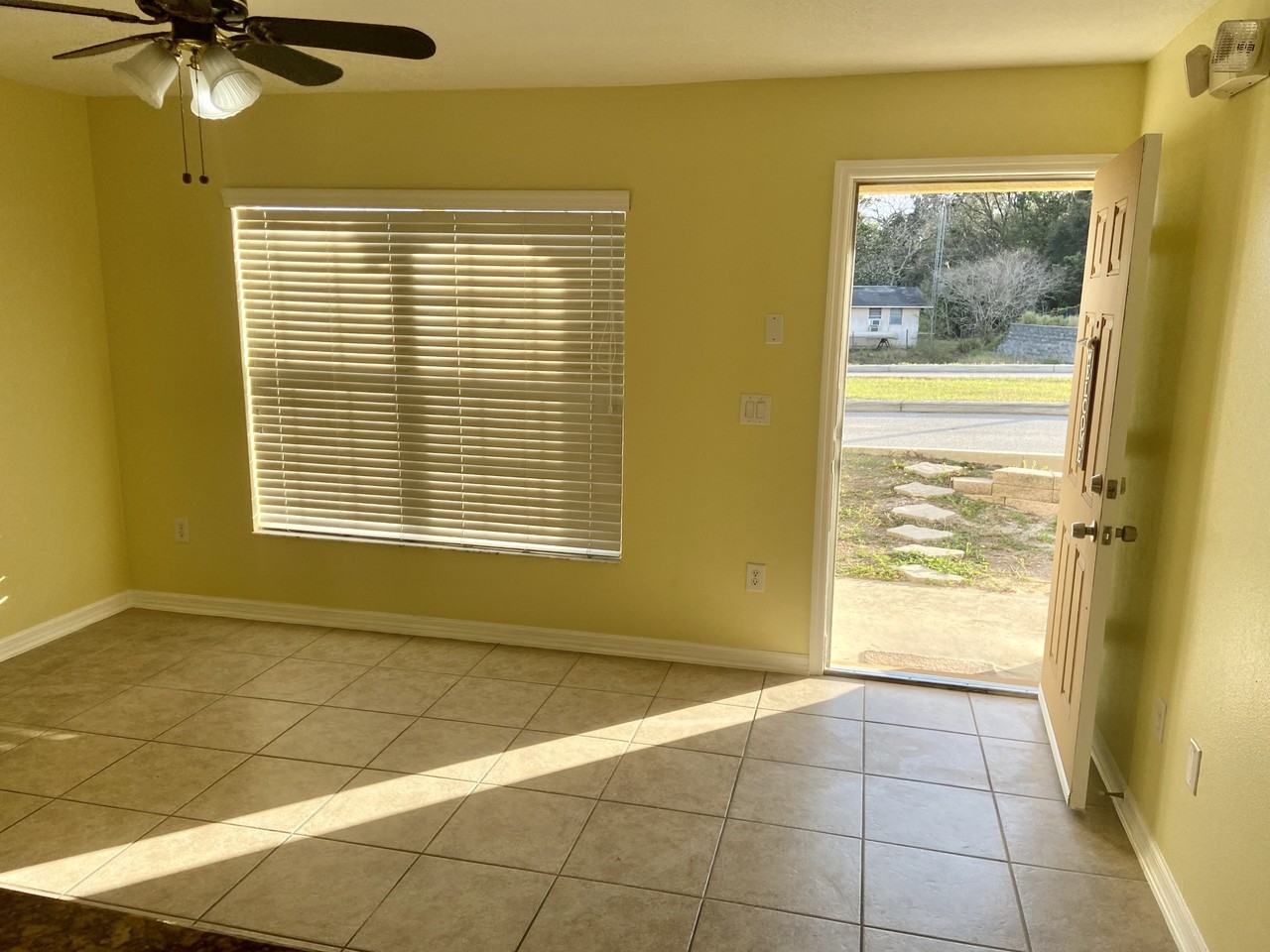 121 Melissa Pl #12D - Photo 3 of 38