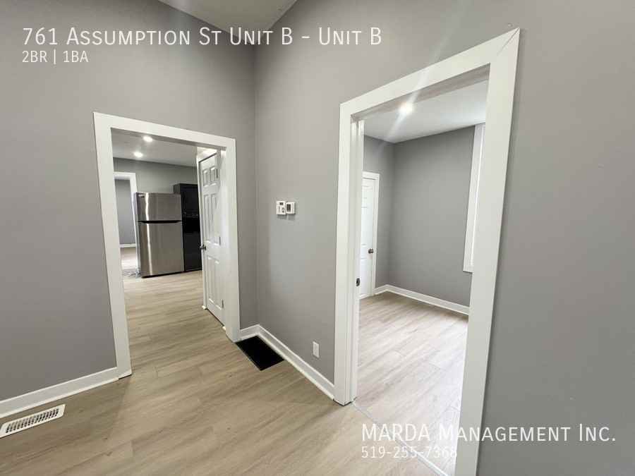761 Assumption St Unit B #B - Photo 5 of 24