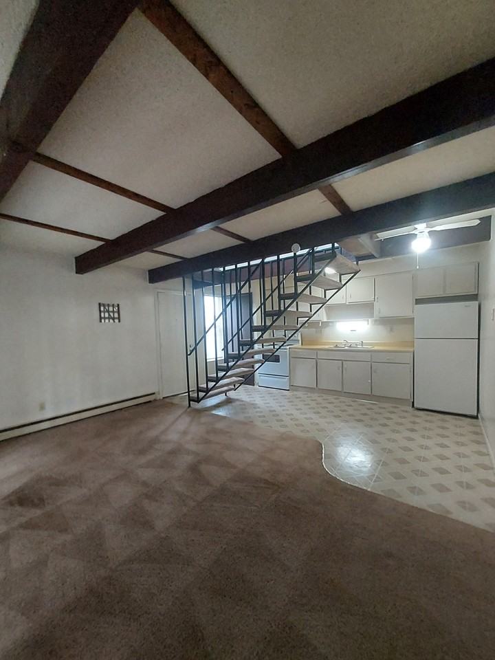 189 Buckingham St #C - Photo 2 of 7