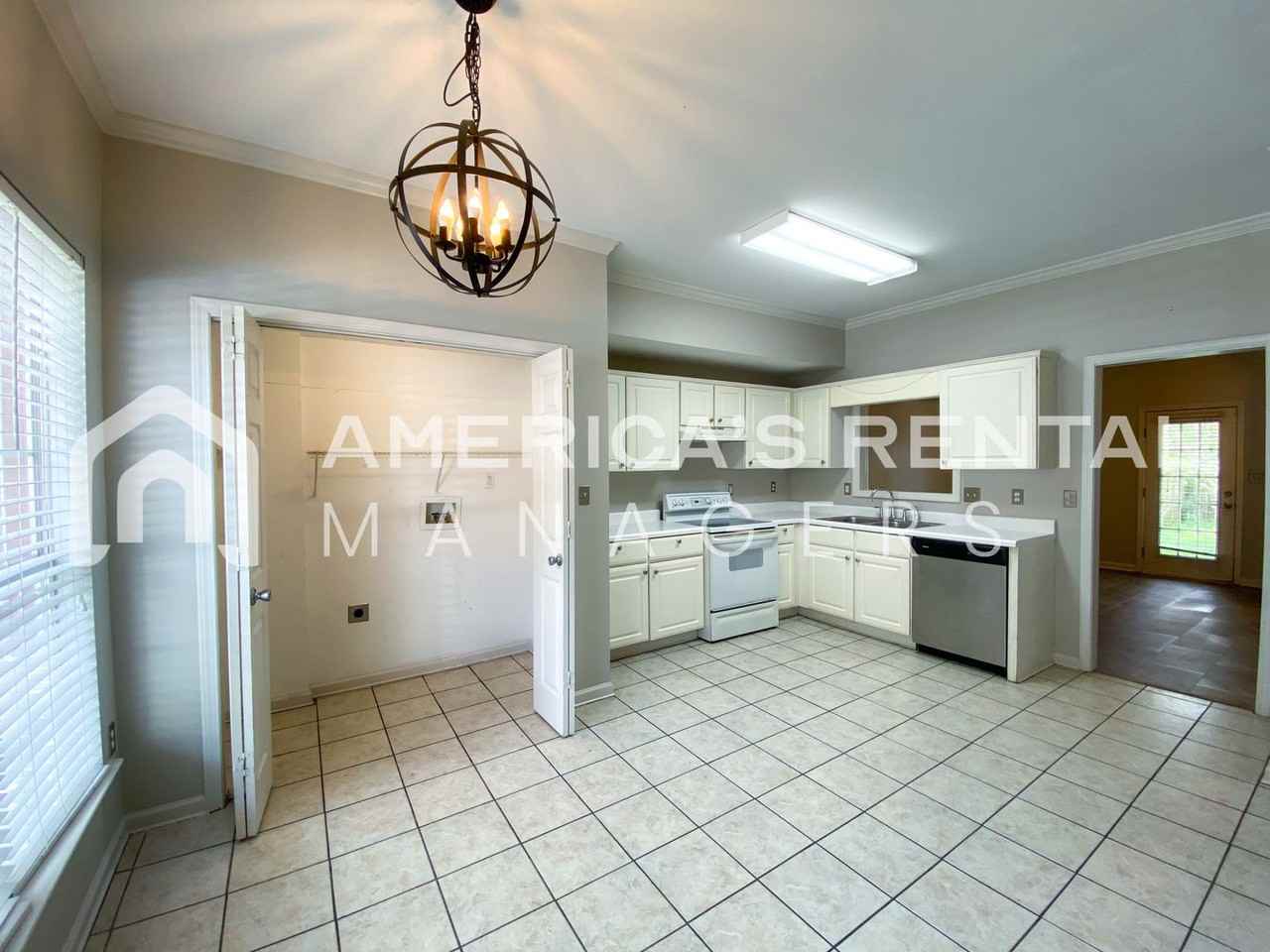 446 Cambrian Ridge Trl - Photo 5 of 28