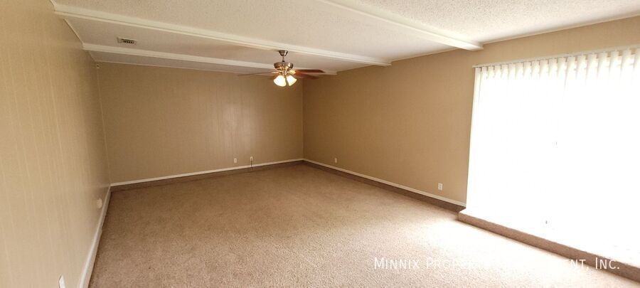 4620 Itasca St - Photo 6 of 25