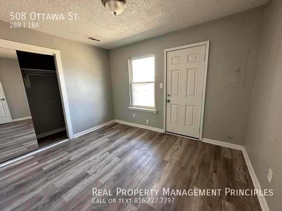 508 Ottawa St - Photo 7 of 8