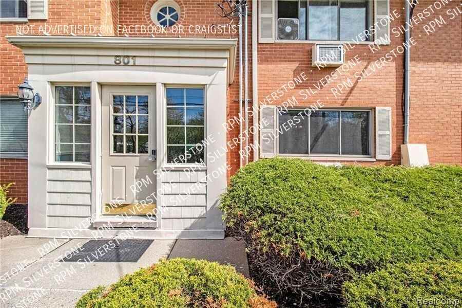 801 Plate St #103 - Photo 2 of 14