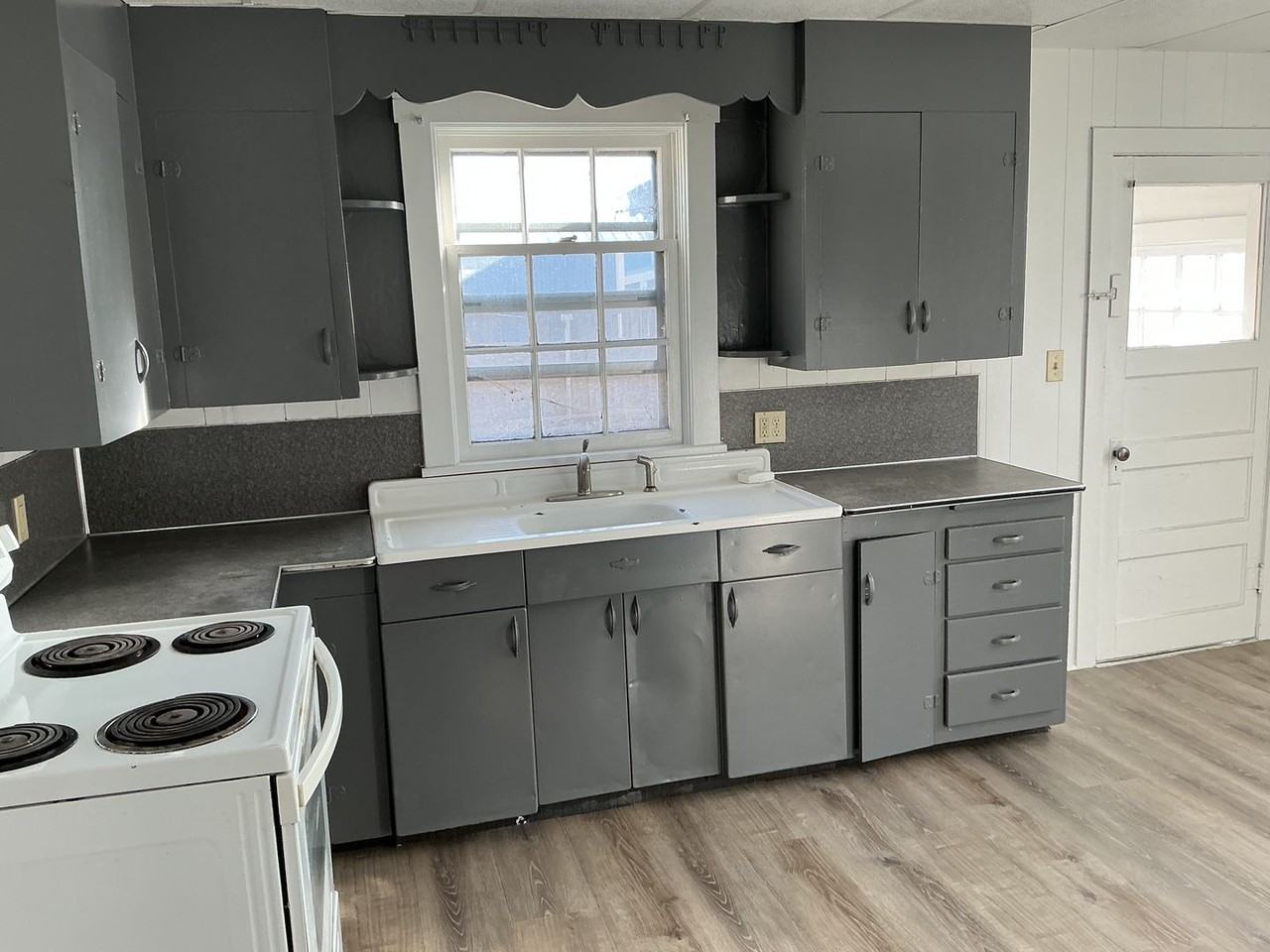 2010 Cherry St - Photo 5 of 21