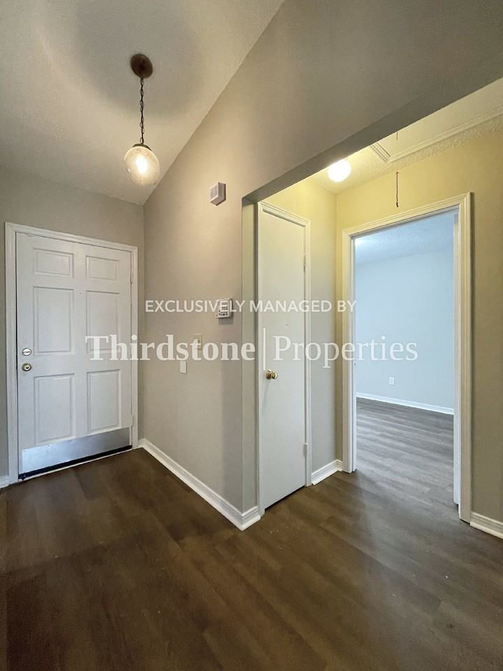 7611 Indian Lakes Dr #4 - Photo 4 of 17