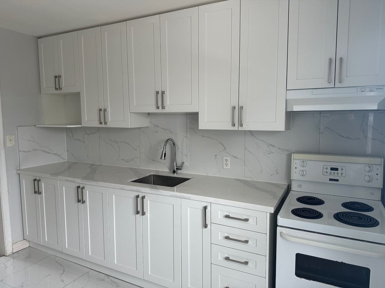 119 Rossland Rd E #4 - Photo 4 of 9