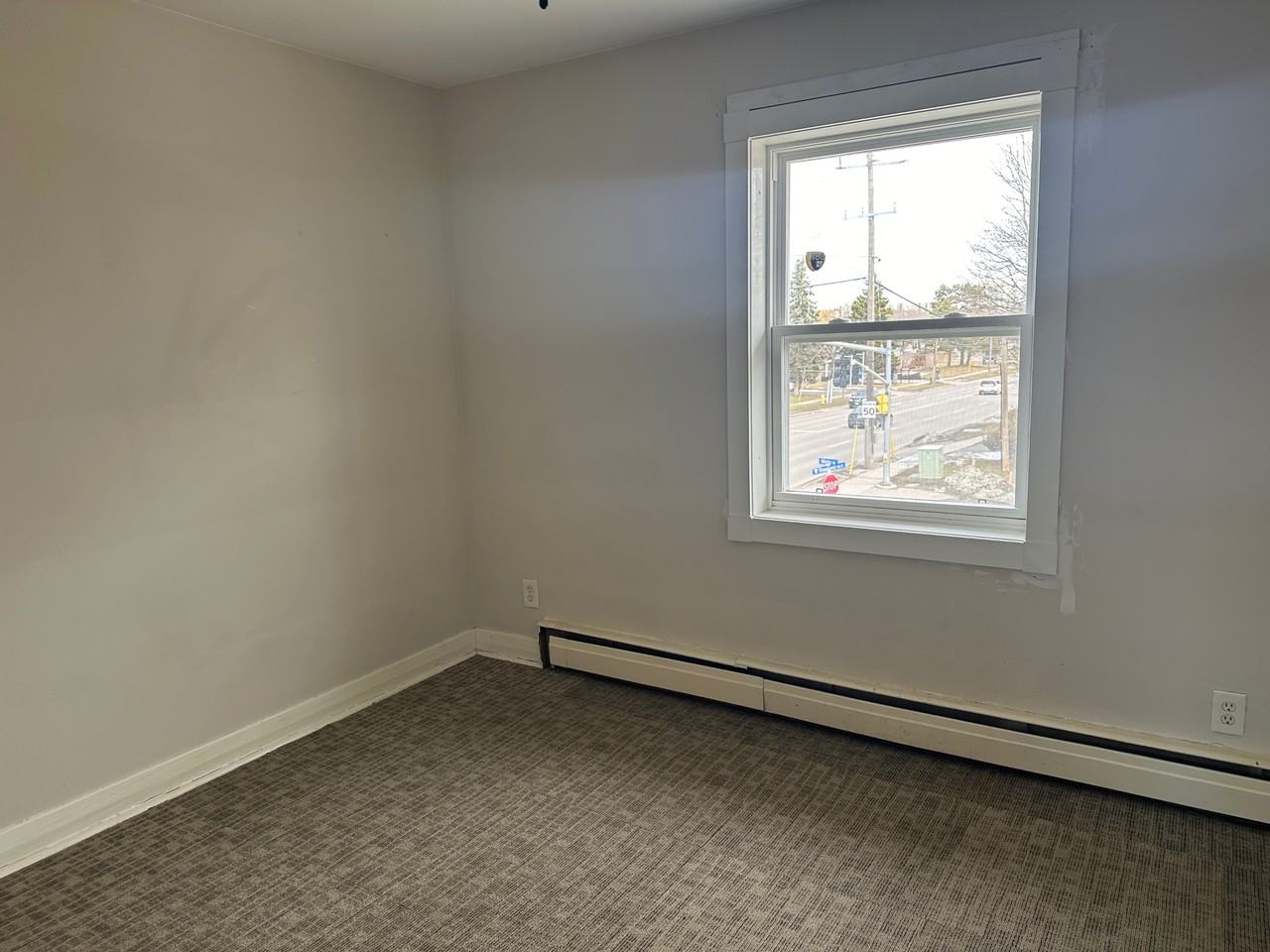 119 Rossland Rd E #4 - Photo 6 of 9