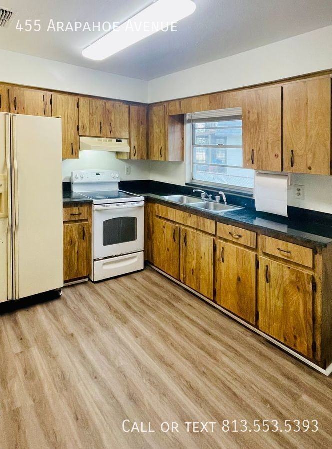 455 Arapahoe Ave - Photo 3 of 9