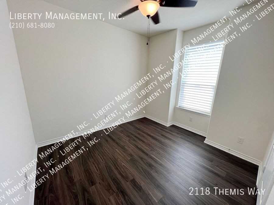 2118 Themis Way - Photo 3 of 39