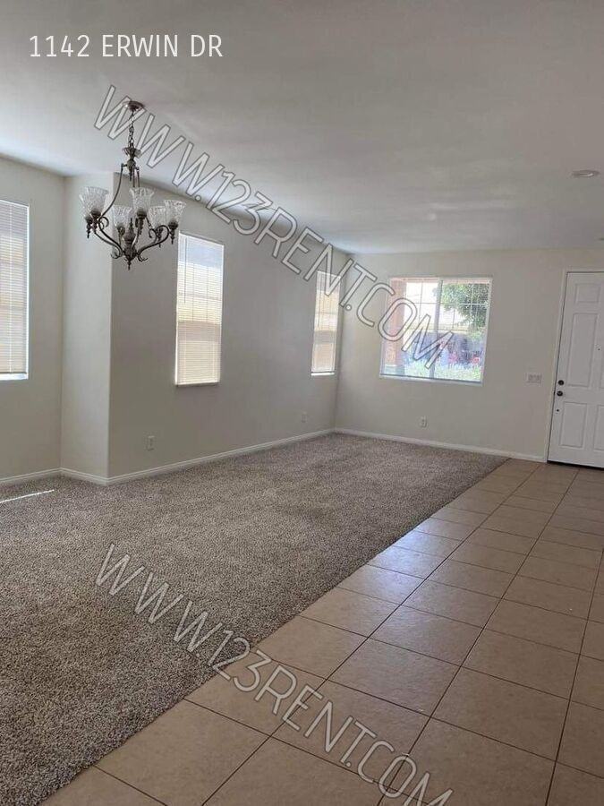 1142 Erwin Dr - Photo 5 of 45