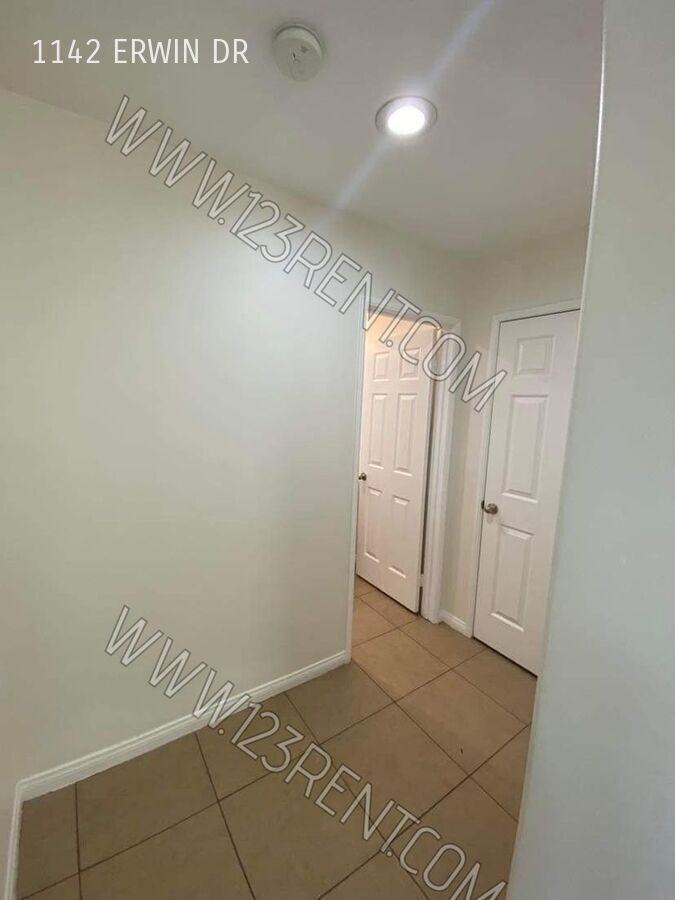 1142 Erwin Dr - Photo 6 of 45