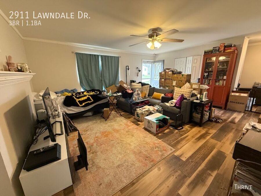 2911 Lawndale Dr - Photo 2 of 8