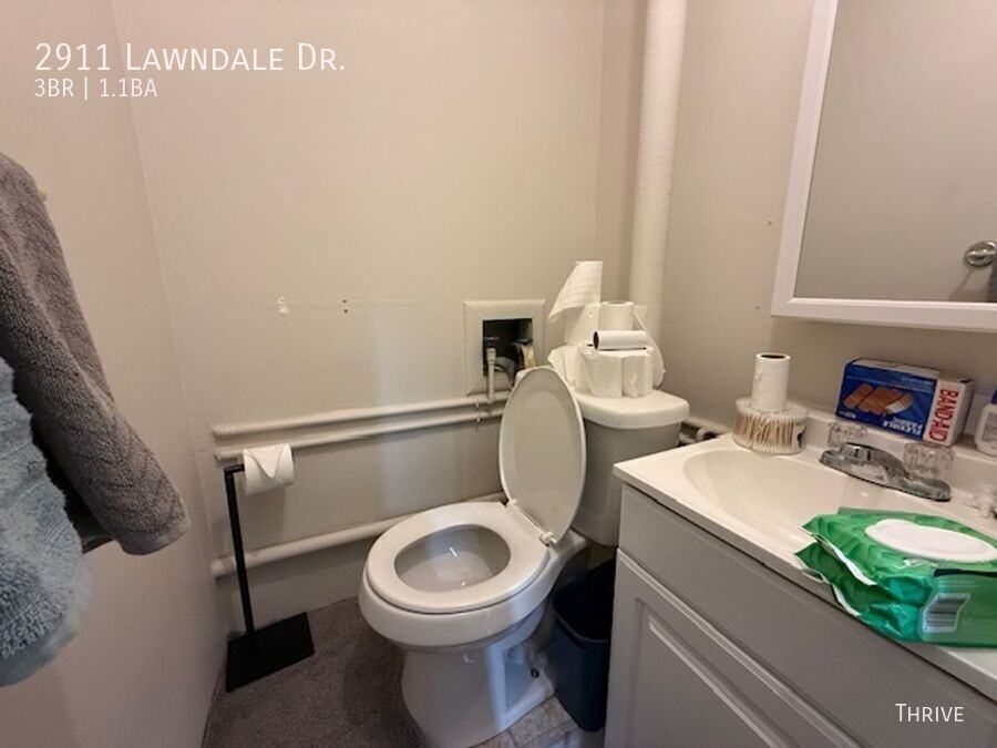 2911 Lawndale Dr - Photo 4 of 8