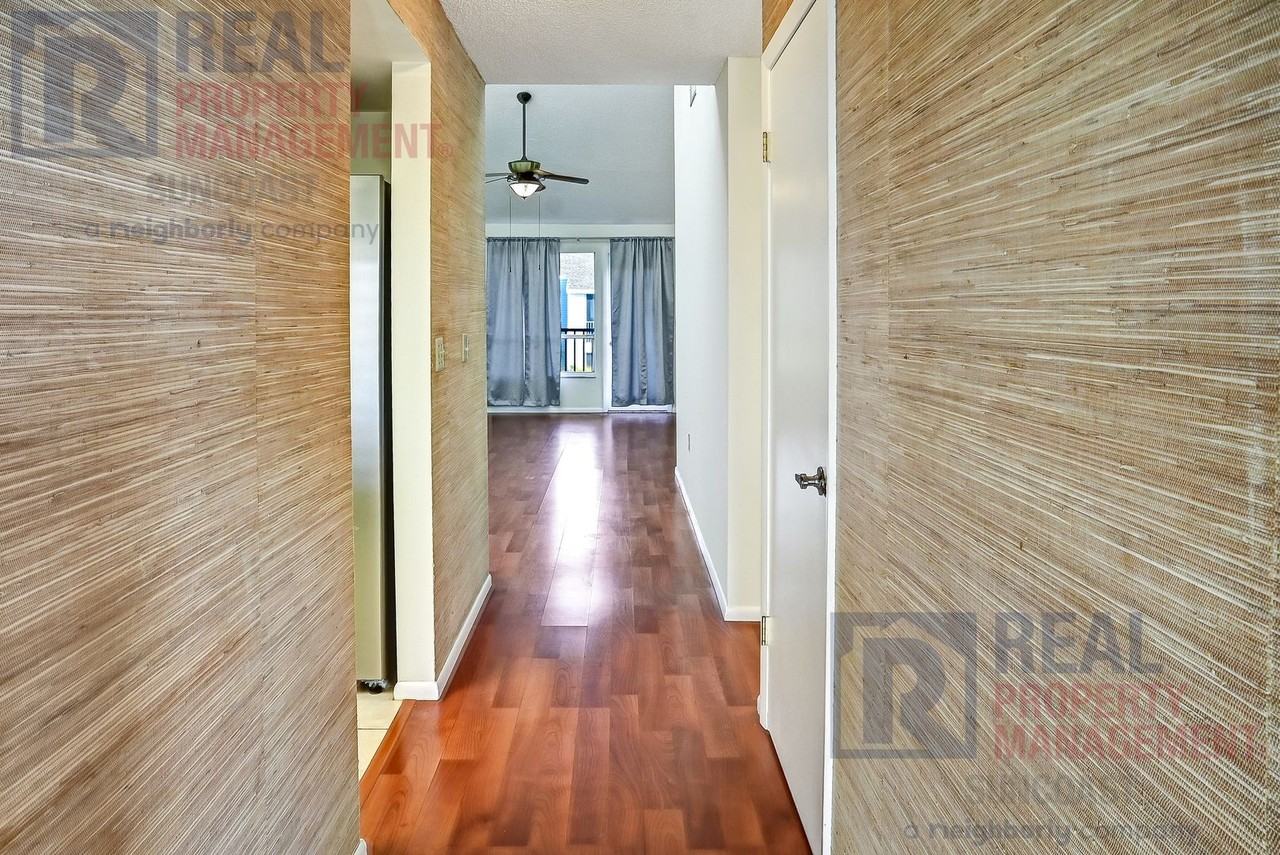 251 Fenwick Dr #14 - Photo 2 of 33