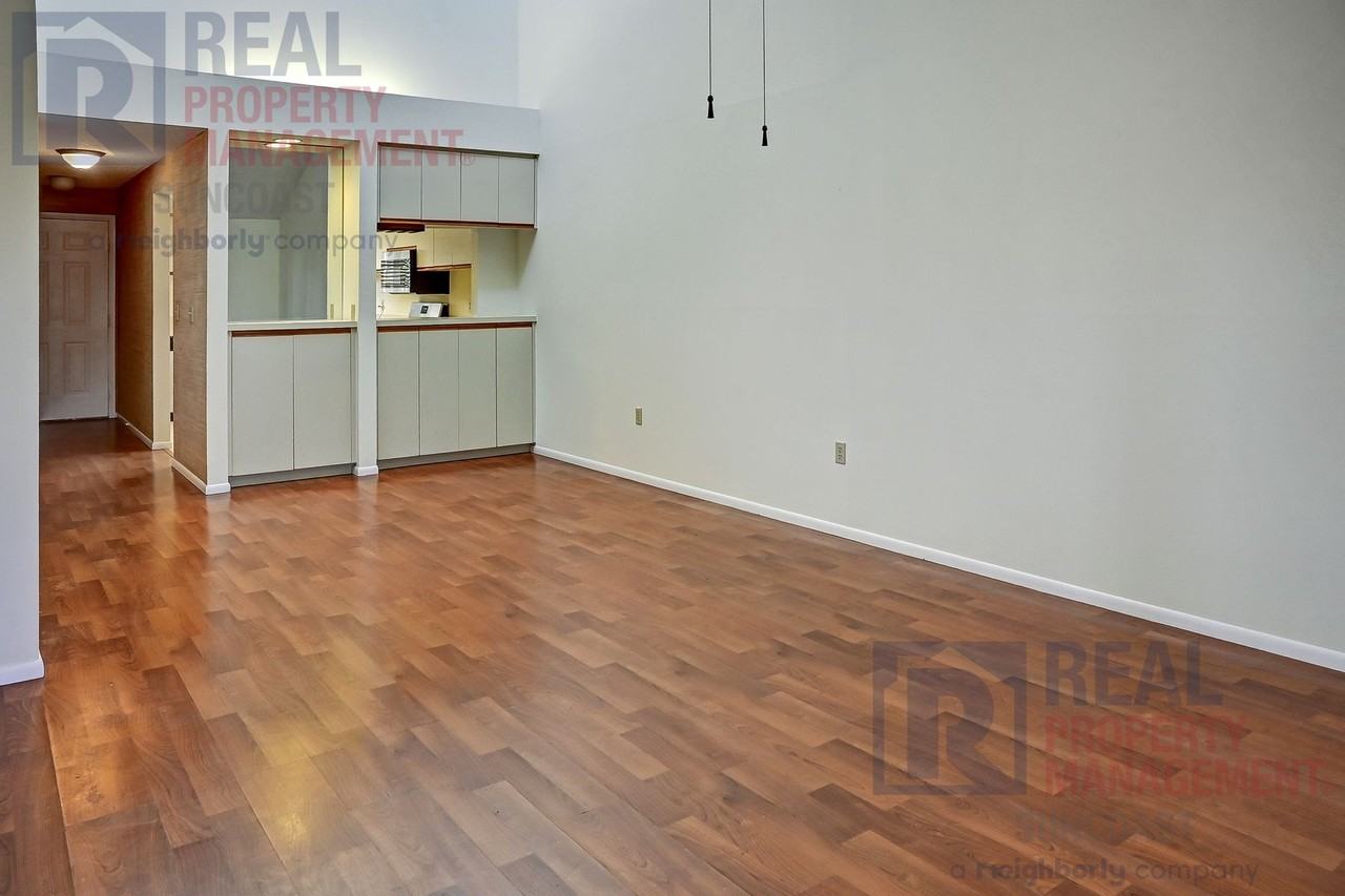 251 Fenwick Dr #14 - Photo 4 of 33