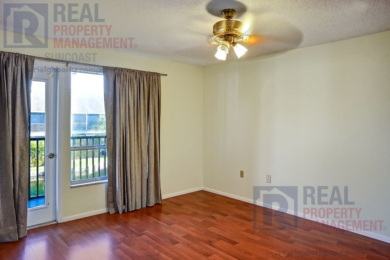 251 Fenwick Dr #14 - Photo 5 of 33