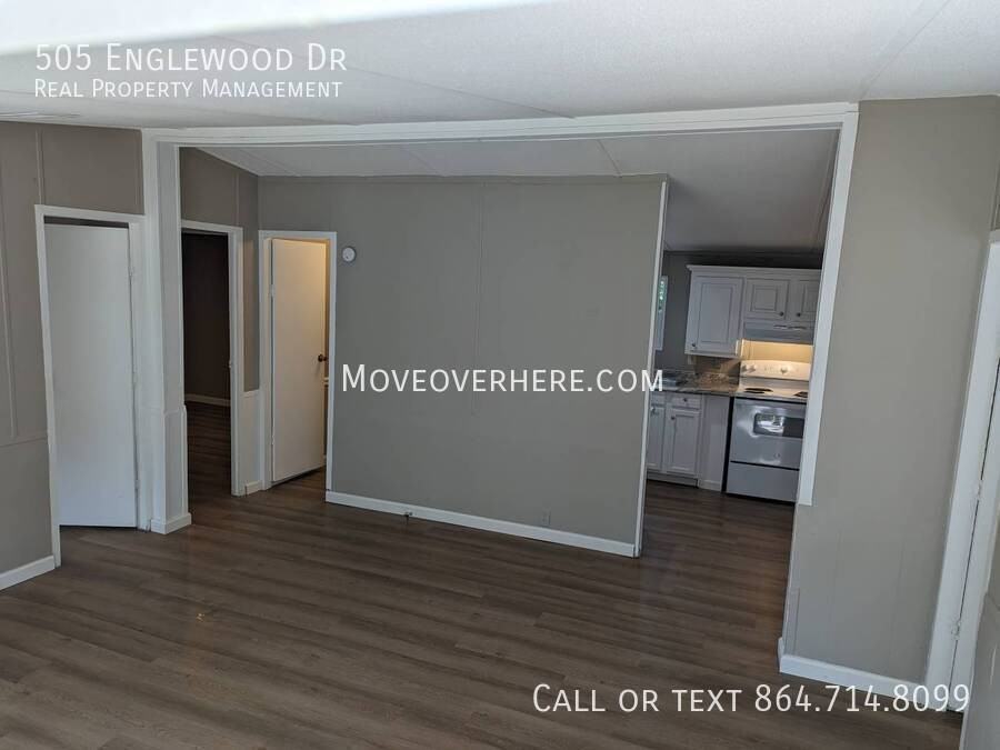 505 Englewood Dr - Photo 2 of 7