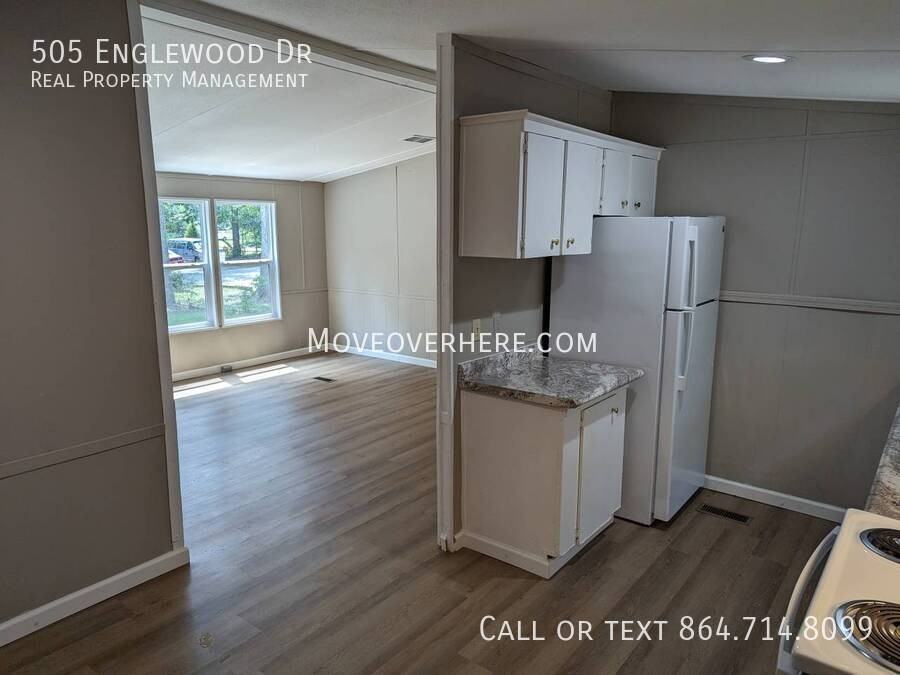 505 Englewood Dr - Photo 5 of 7