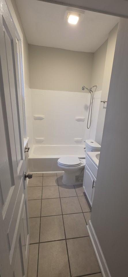 1413 W Baltimore St Apt 7 - Photo 3 of 6