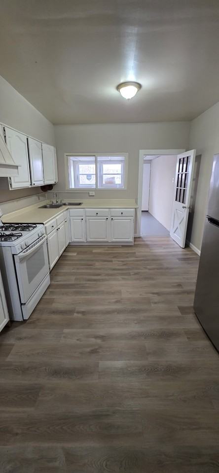 335 S Woodyear St - Photo 2 of 8