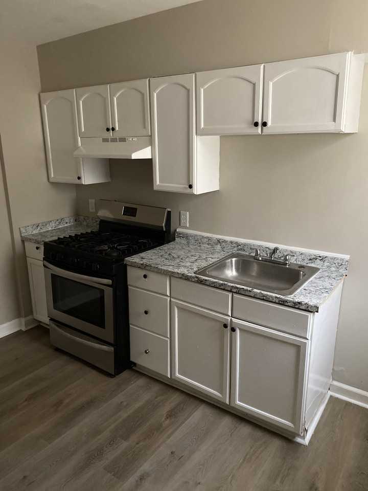 502 S Gilmor St - Photo 3 of 10