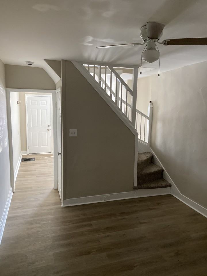 502 S Gilmor St - Photo 5 of 10