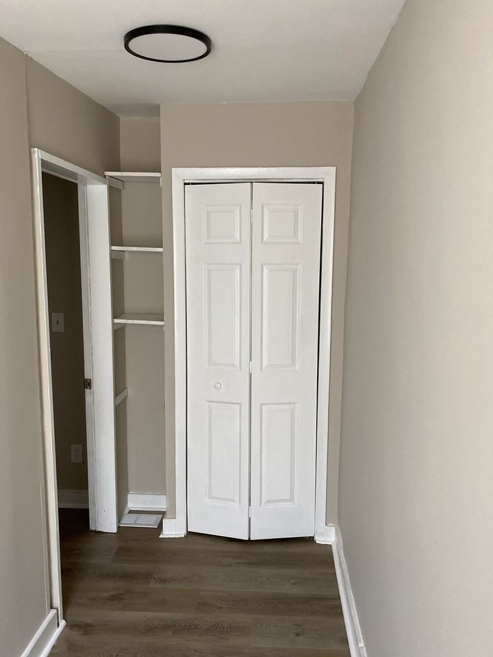 502 S Gilmor St - Photo 7 of 10