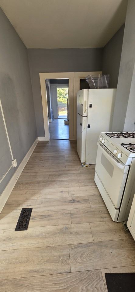 2329 Windsor Ave - Photo 3 of 11