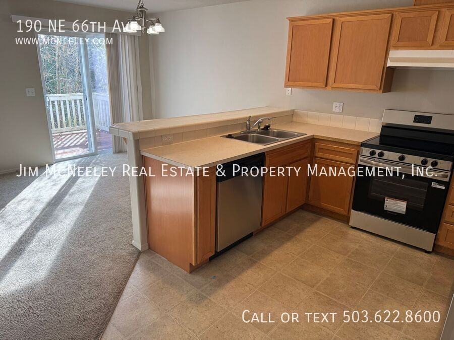 190 Ne 66th Ave - Photo 3 of 19