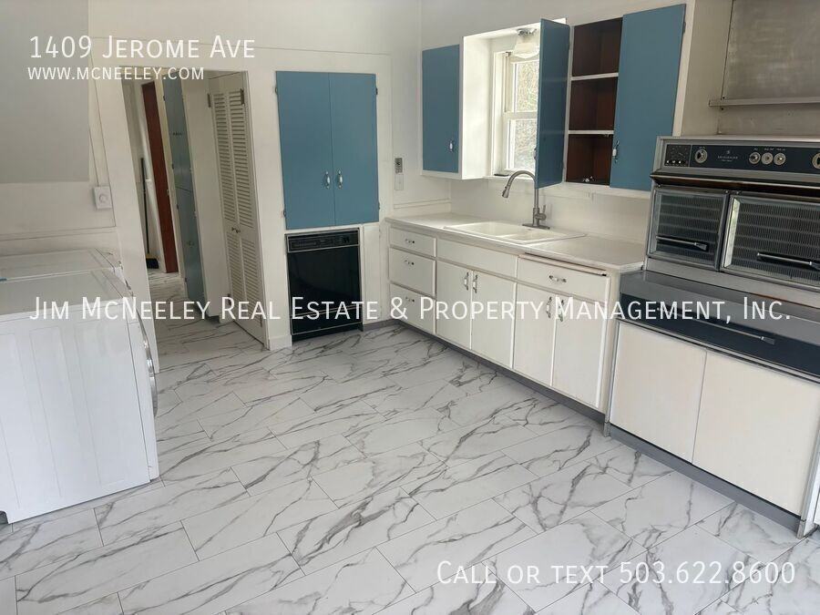 1409 Jerome Ave - Photo 6 of 22