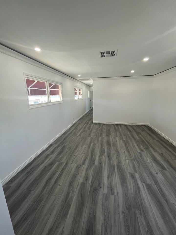 11685 Magnolia Blvd #B - Photo 6 of 12